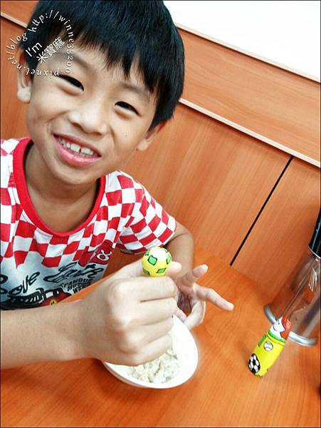 【親子。餐具】Eat4Fun 美國高級兒童餐具。無毒、持久不褪色。耐用、抗腐蝕力。醫療級不鏽鋼。”吃飯”更讓孩子值得期待♥兒童不鏽鋼餐具推薦 @米寶麻幸福滿載 【親子。餐具】Eat4Fun 美國高級兒童餐具。無毒、持久不褪色。耐用、抗腐蝕力。醫療級不鏽鋼。”吃飯”更讓孩子值得期待♥兒童不鏽鋼餐具推薦 @米寶麻幸福滿載