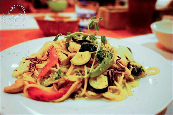 【食。台北公館。素食】Wen’s Kitchen。異國風味蔬食創意料理。公館捷運站一號出口。貼心溫暖的服務♥