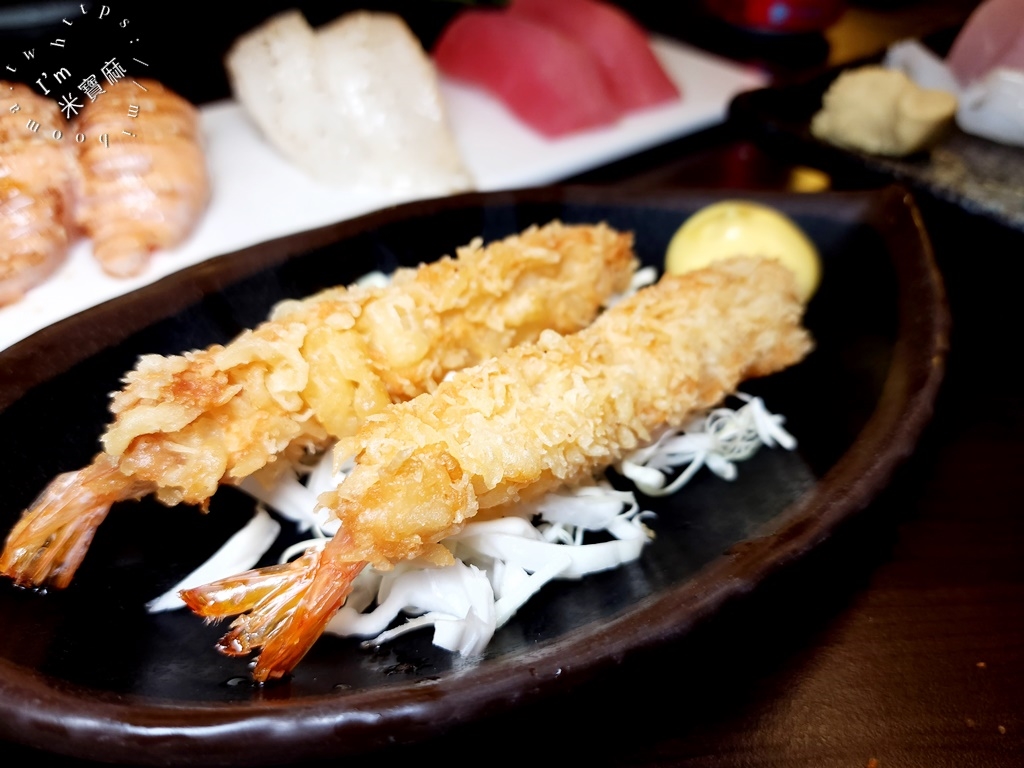 村日式料理┃三峽日本料理吃到飽。超過百種日料現做，還有海膽、生蠔都吃得到!當月壽星還免服務費