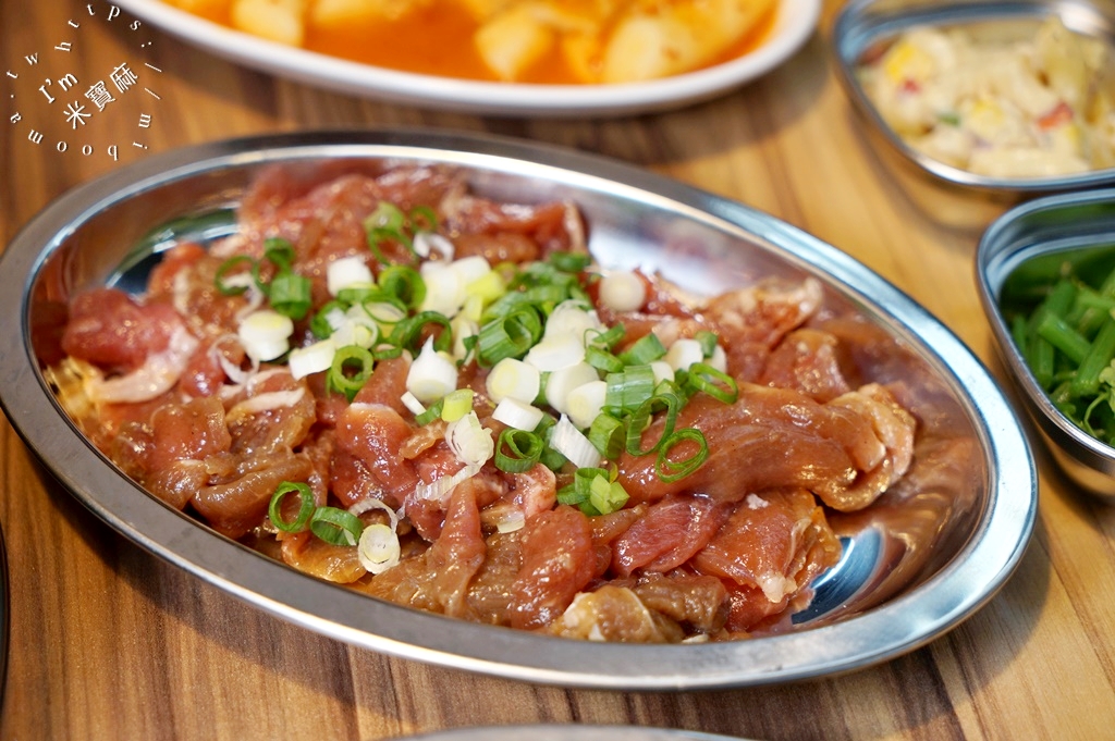 海雲韓式料理┃板橋韓式料理。多人套餐銅板烤肉、韓式料理都能吃到!小菜可無限續用 @米寶麻幸福滿載