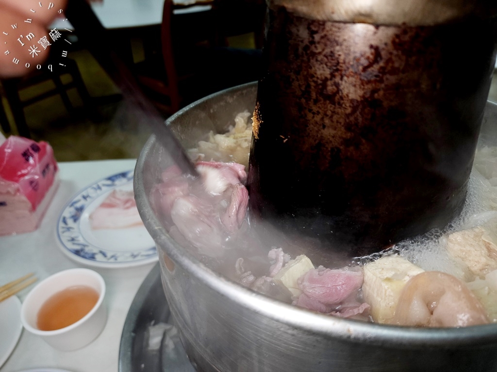 台電勵進餐廳┃台北60年火鍋吃到飽。人潮永遠那麼多!酸菜白肉鍋經典好吃