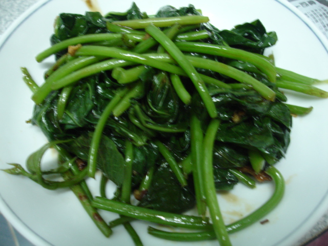 【自製料理】家常小菜－涼拌四季豆、燙地瓜葉