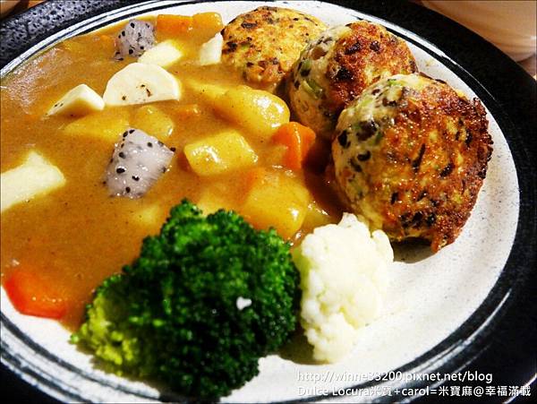 【素食。餐廳】原粹蔬食作。大坪林捷運站3號出口。飯和湯可無限續。