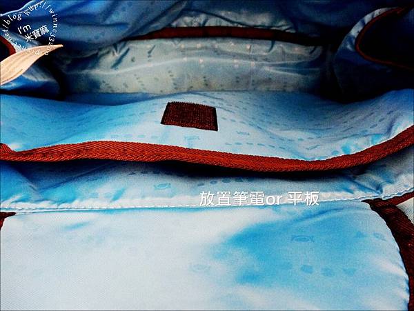 【包。香港潮牌】ACROSS。不只休閒 更顯風格。防潑水表面。簡單有型♥