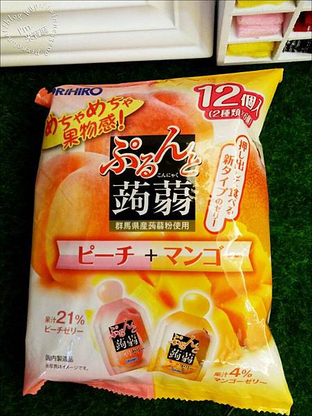 【零嘴。果凍】日本擠壓式不沾手蒟蒻果凍。蘋果+葡萄。水蜜桃+芒果。涮嘴好吃的小點心♥冰冰的吃更好吃