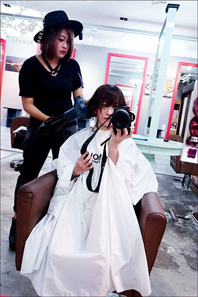 A’mour Hair Salon┃師大護髮。結構式護髮讓秀髮更健康。設計師Vena