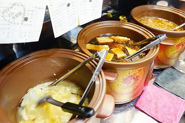 【食。板橋。府中必吃湯品】好喝的雞湯在這裡!墨膳盅品。台灣傳統味道。府中必吃湯品。隱藏小店錯過可惜