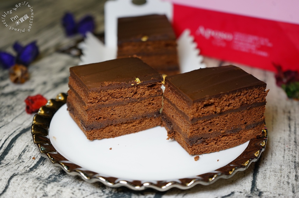 宅配蛋糕┃巧克力黑金磚。Aposo艾波索。法國米歇爾可可粉/比利時72%巧克力/法國55%巧克力。一吃就會有印象的蛋糕 @米寶麻幸福滿載