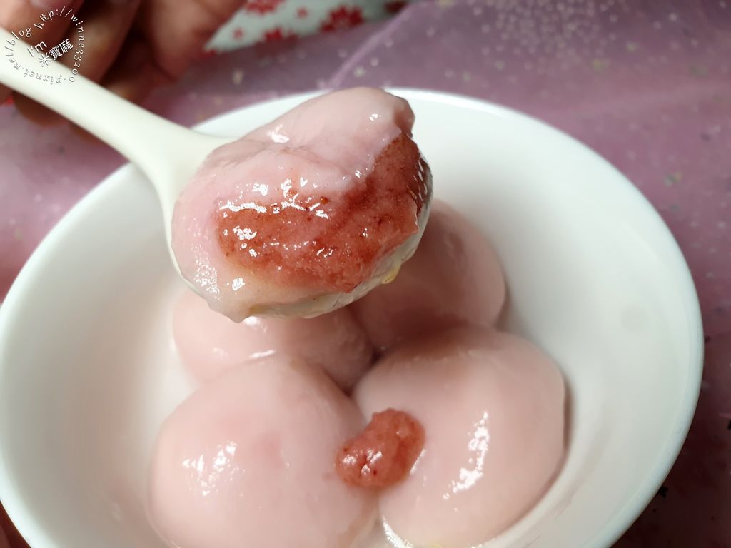 草莓煉乳湯圓┃義美新口味湯品。冬至湯圓口味推薦。奶素產品 @米寶麻幸福滿載