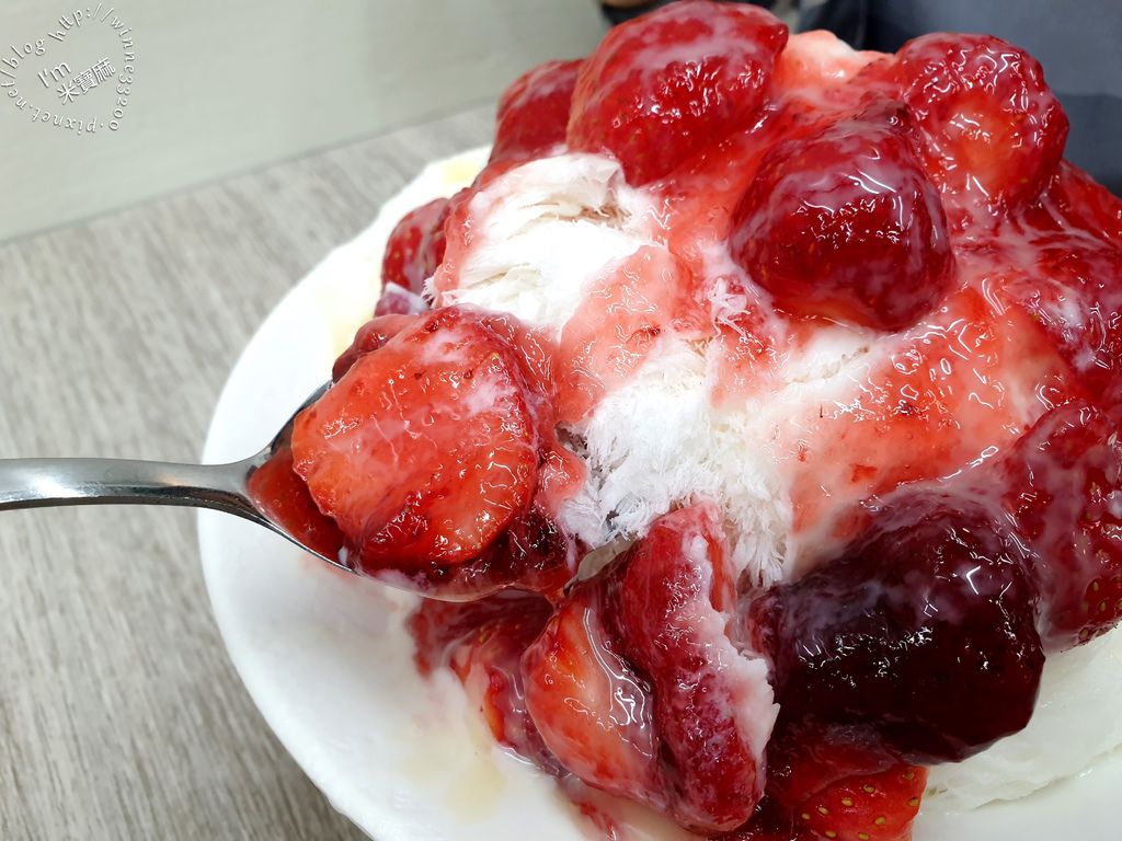 凱文冰品┃草莓季、情人果齊發怎能錯過。草莓煉乳剉冰、熱甜湯、豆花都來這裡吃 @米寶麻幸福滿載