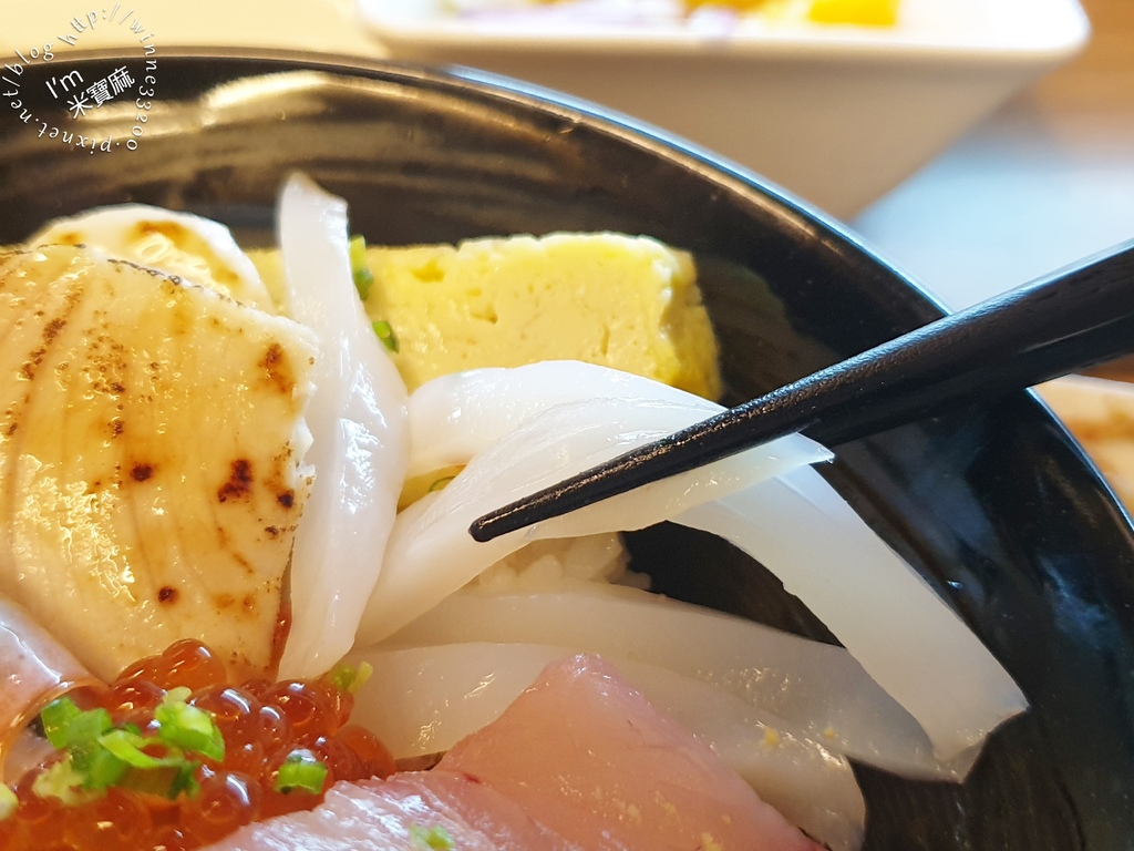 魚韻日式料理┃科技大樓站美食。各式生食、熟食丼飯，另有無菜單料理提供 @米寶麻幸福滿載