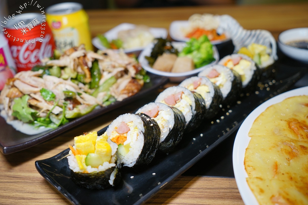 弘大1號出口┃木柵韓式料理。小菜無限續，山東燒雞、海鮮煎餅及鍋物都好吃