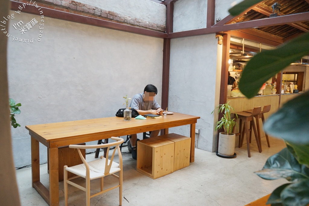 微間素生 MI-KAN STUDIO┃板橋老宅式咖啡。提供插座、WIFI，創意甜點下午茶選擇